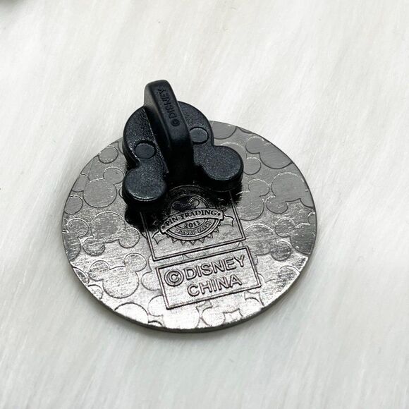 🔮 5/$25 Disney Mickey Ear Hat Park Icon Pin - Picture 3 of 3